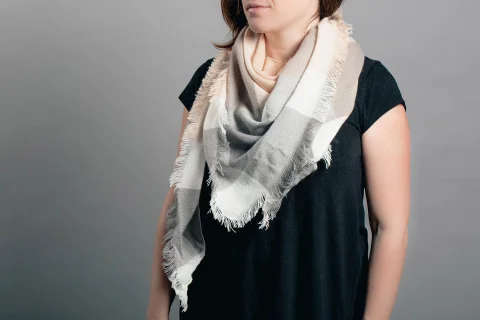 أوشحة نسائية ملونة 3